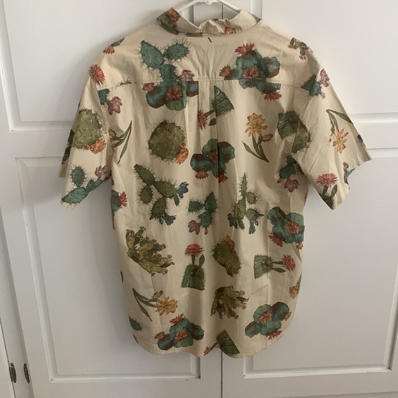 Button Button Down - Picture 5 of 5